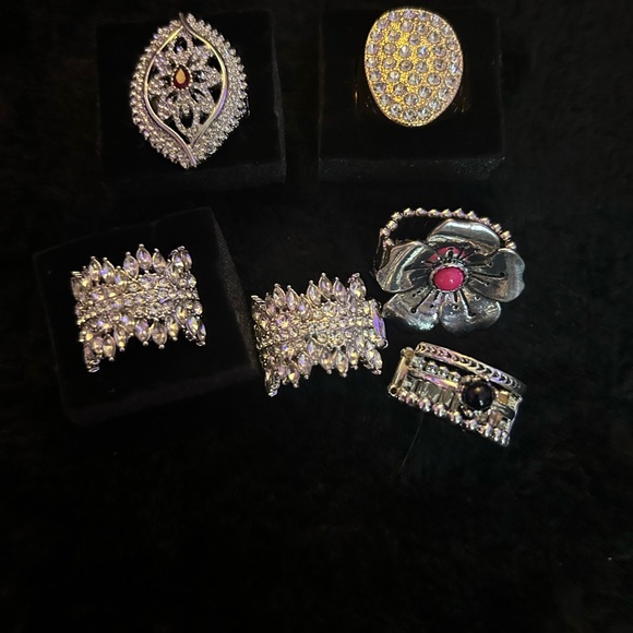Paparazzi Dazzling Silver Jewelry - Picture 3 of 11